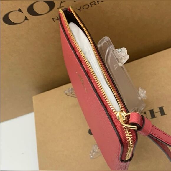COACH Berry Coral Corner Zip Wristlet NWT Leather Clutch with Strap - Picture 11 of 17